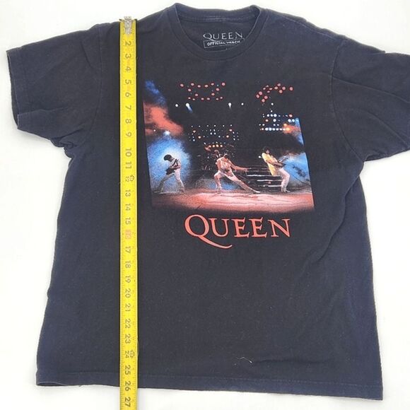 Queen Official Merch Tee Size Large  Faded Black Concert Band  T-Shirt Crewneck - Picture 5 of 6